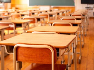 家庭の事情で学校を欠席する時の連絡帳の書き方と使える例文