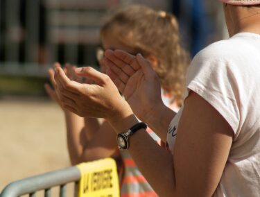 「一本締め・三本締め・一丁締めの違いと使い方を徹底解説！宴会での正しい手締めとは？